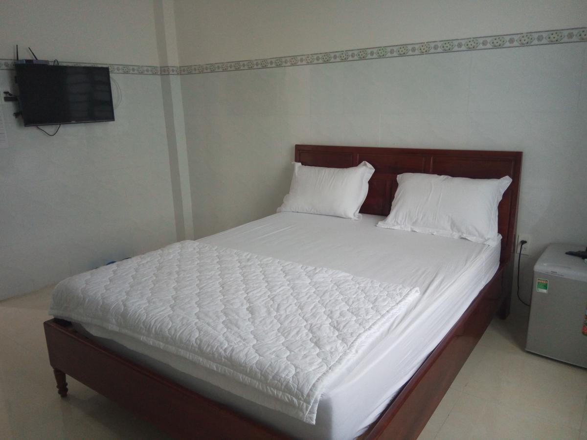 Hotel Khach San Mong An Vĩnh Hy Exterior foto